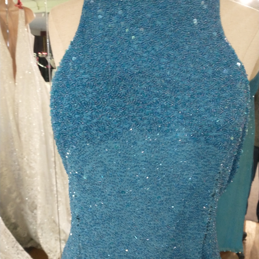 Prom dress - Picture 4 of 6